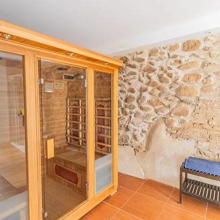 Casa Rural Apartamentos La Fonda * Ариньон