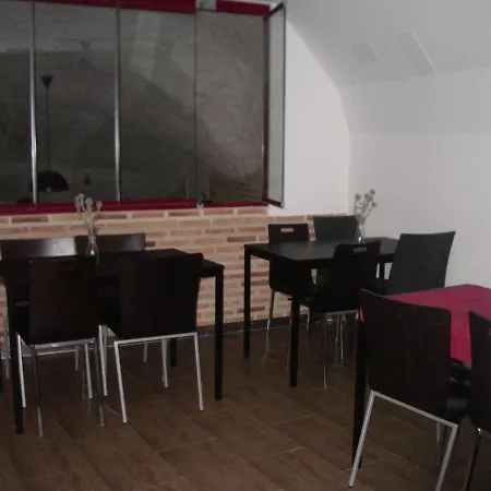Apartamentos La Fonda * Aninon